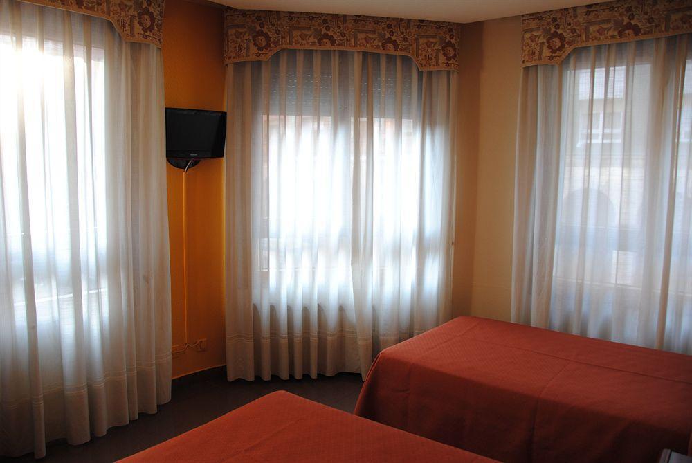 Hotel Playa Poniente Gijon Bagian luar foto