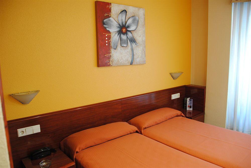 Hotel Playa Poniente Gijon Bagian luar foto