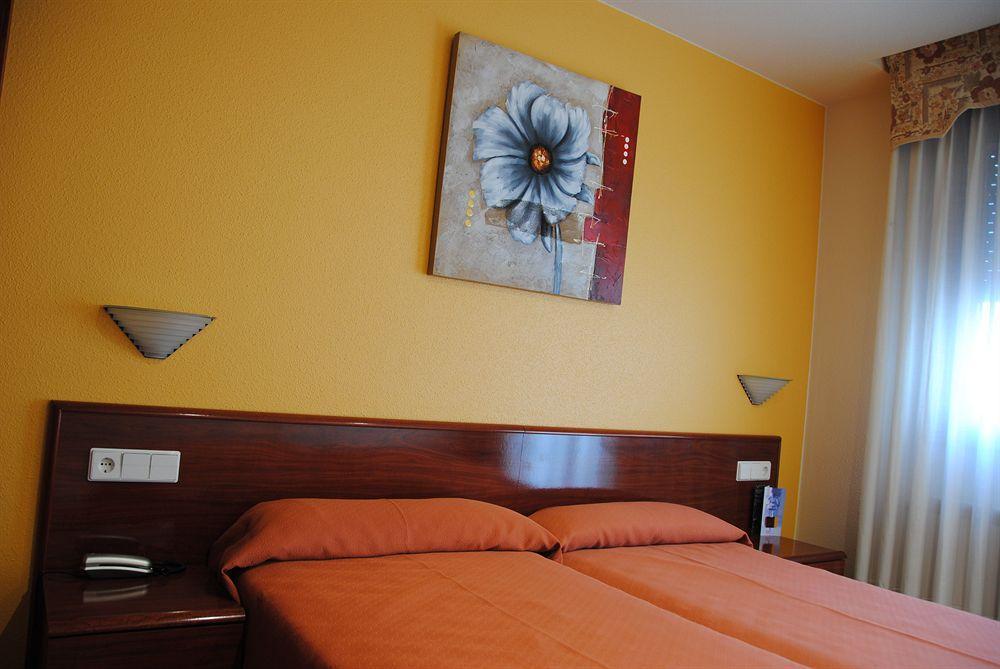 Hotel Playa Poniente Gijon Bagian luar foto