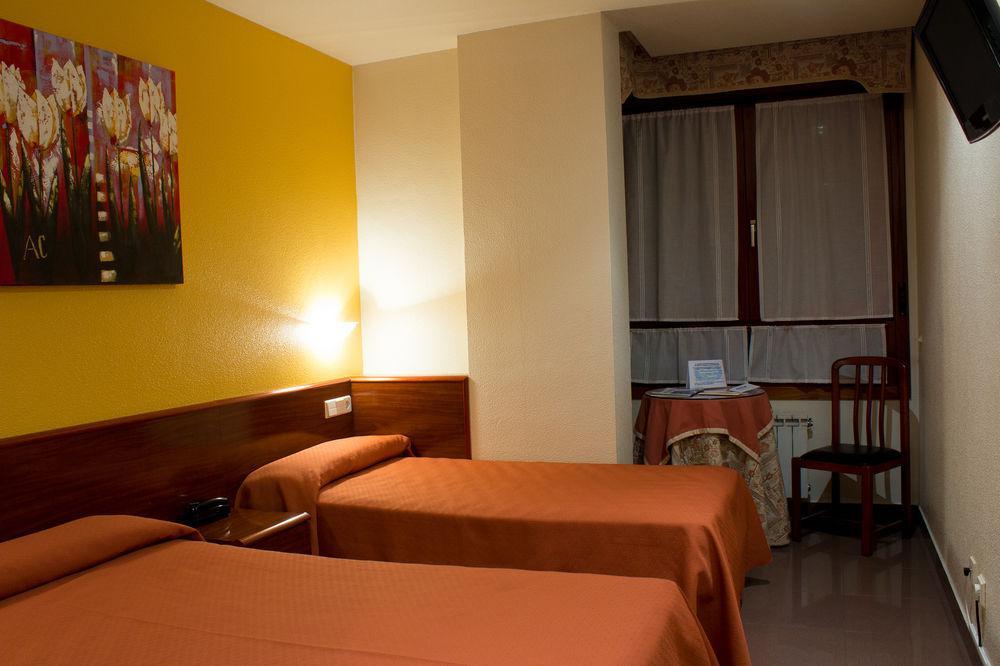 Hotel Playa Poniente Gijon Bagian luar foto