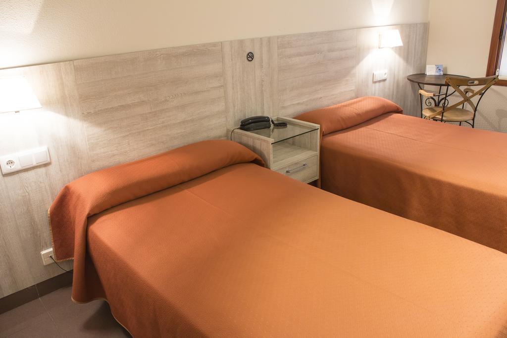 Hotel Playa Poniente Gijon Bagian luar foto
