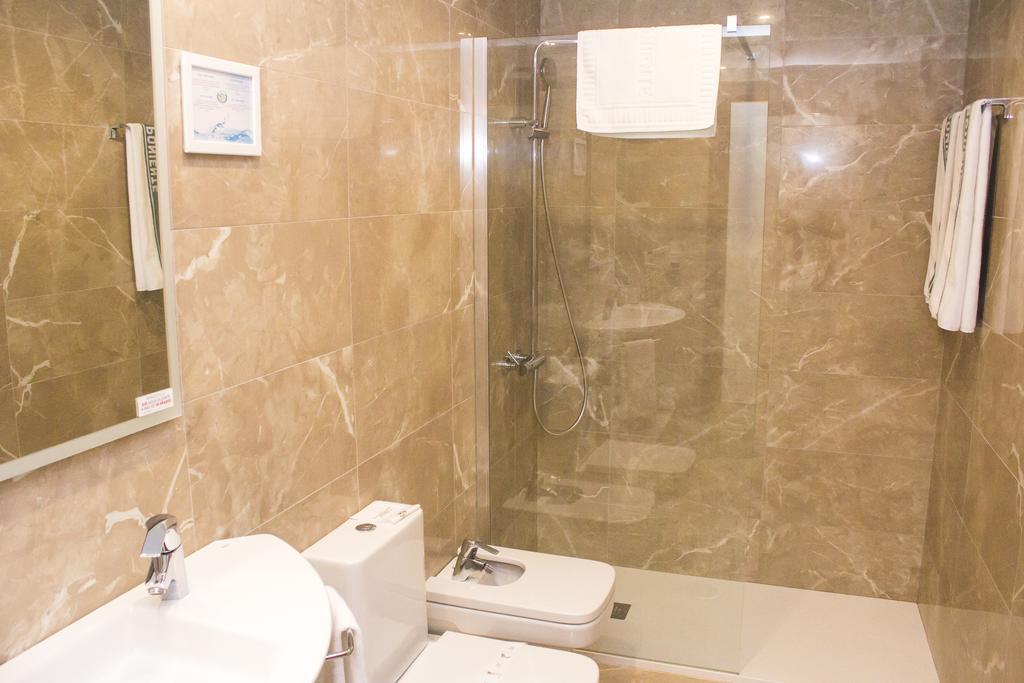Hotel Playa Poniente Gijon Bagian luar foto