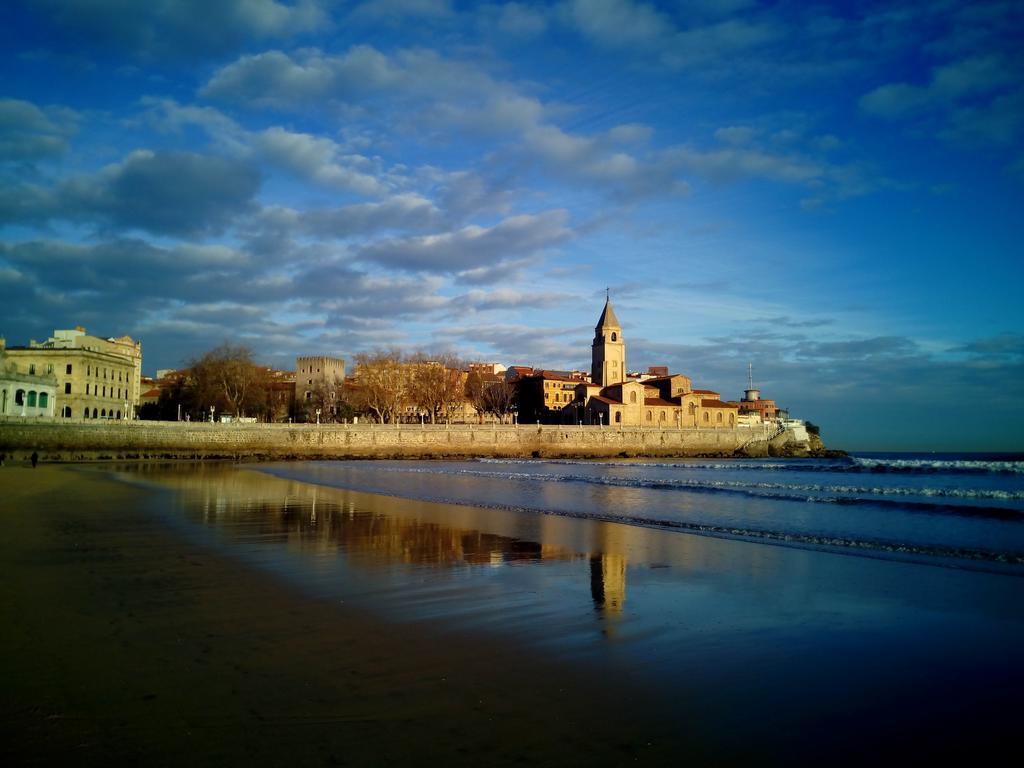 Hotel Playa Poniente Gijon Bagian luar foto