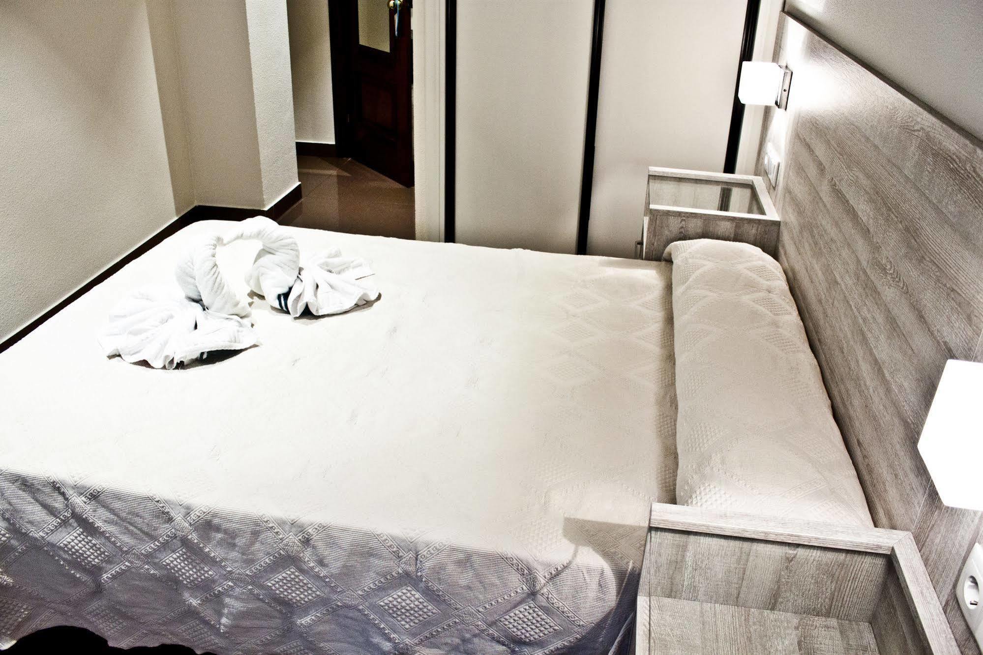 Hotel Playa Poniente Gijon Bagian luar foto